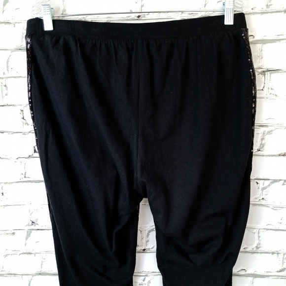 TORRID Sequin Black Tapered Leggings Size 2 - Picture 6 of 9